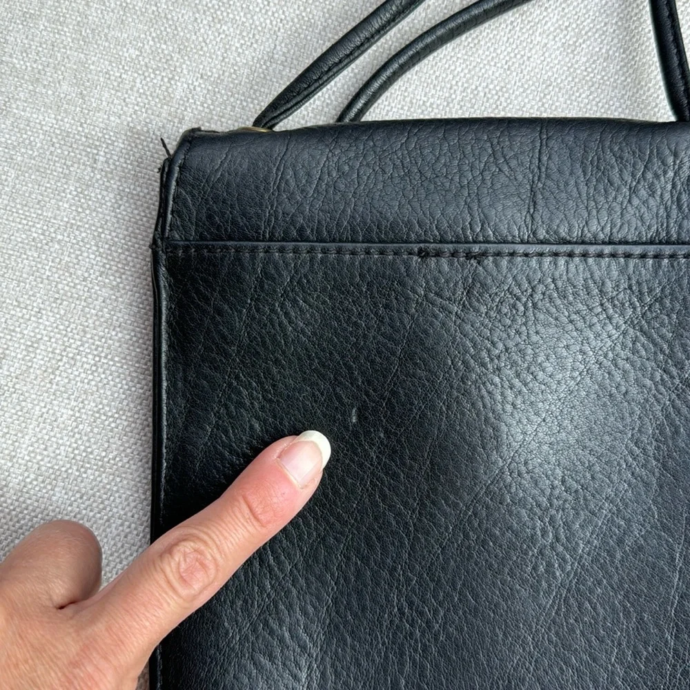 Leather Nine West-Crossbody-Black-6x8 Envelope Style-Flap Closure